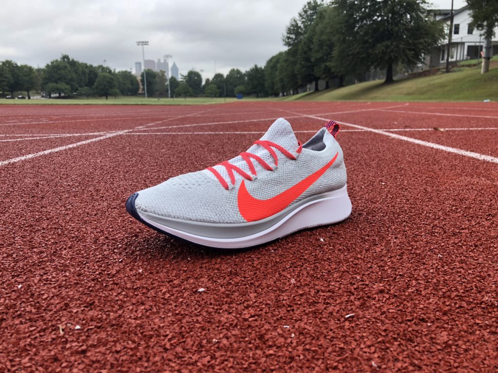 nike zoom fly flyknit carbon plate